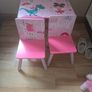kids table and chair set Image 5