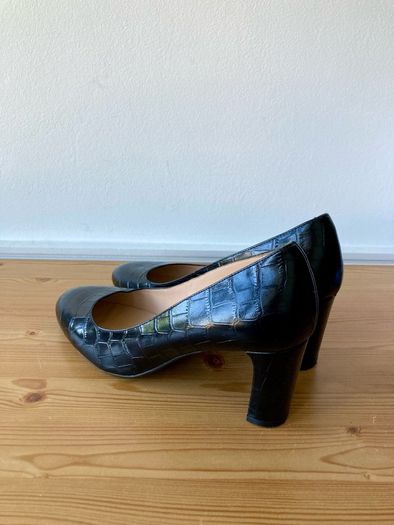 LK Bennett croc effect courts 6/39