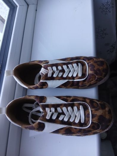 women's boots and shoes