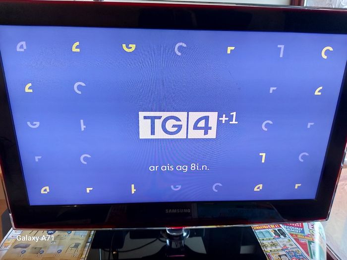 Samsung 32 inch TV, Model UE32B6000V, 4 HDMI, USB etc, Beautiful screen and picture, comes with Remote Control