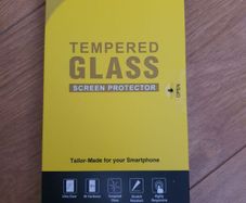 2x iPhone glass screen protectors