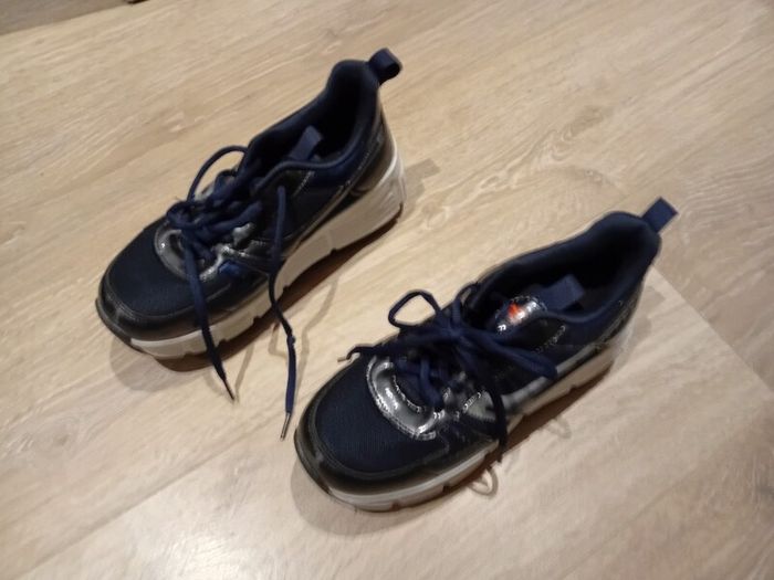 Heely shoes