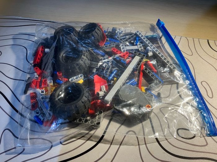 LEGO Technic 42073 BASH! Pull back car
