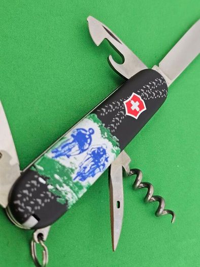 Vibtage Rare Collectable Discontinued Victorinox Mountain Bike Model without the kit 91mm Swiss Army Knife 1990s