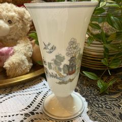 Wedgwood "Chinese Legend " vase