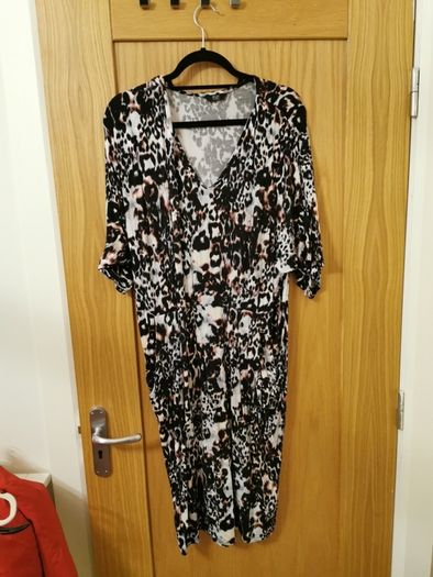 women's dress size 18