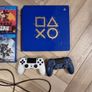 Ps4 + 4 games + 2 controllers Image 2