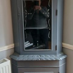 Corner display unit