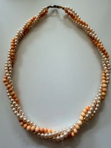 Beautiful Choker necklace