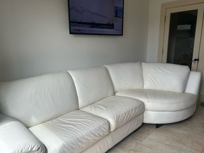 corner sofa with footrest