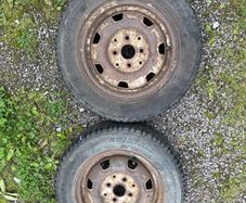 2 tyres + wheels