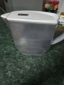 Water filter jug