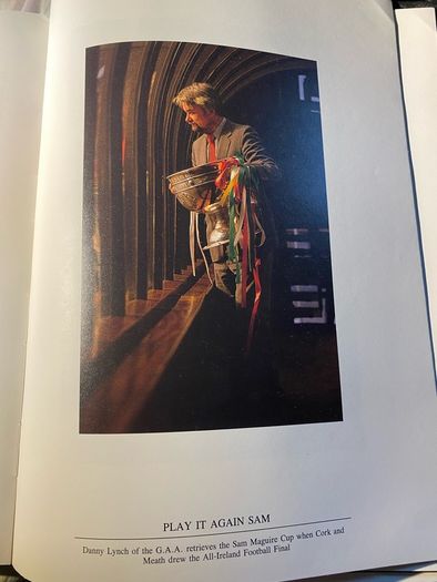photo book Dublin One in a Thousand Author: Tom Lawlor