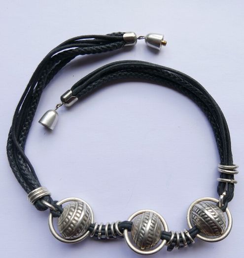 Vintage Leather  Bead Necklace length 17,5"