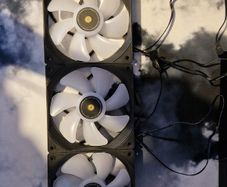 Thermalright TL-E12B-S V2 120mm fans x3
