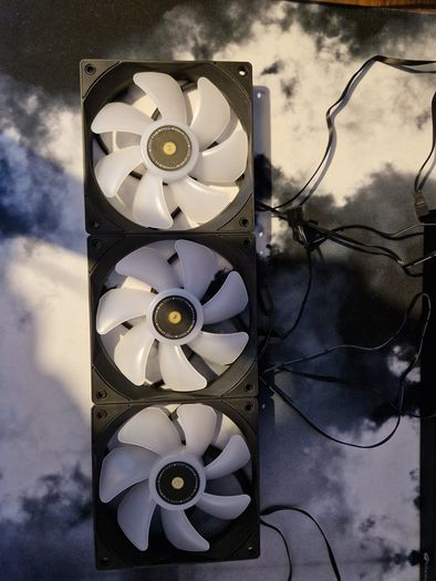Thermalright TL-E12B-S V2 120mm fans x3