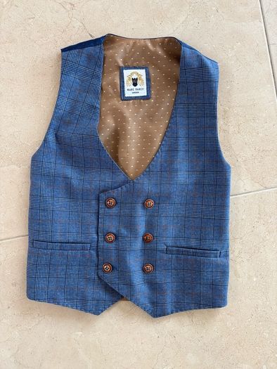 Marc Darcy communion suit and converse