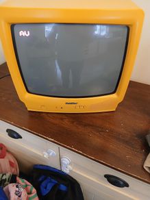 Vintage goldstar 14" yellow CRT tv