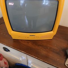 Vintage goldstar 14" yellow CRT tv