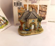 Lilliput Lane Model Houses & Others Lilliput Lane - UP WHITE THE LARKS Collectables great gift present display decor  original box and  deed collectors card
