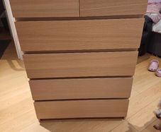 chest of drawers