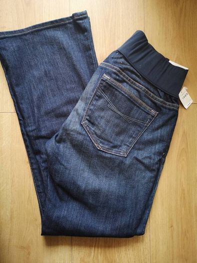 GAP Maternity jeans S/M brand new with tags