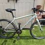 Hybrid Bicycle Image 6