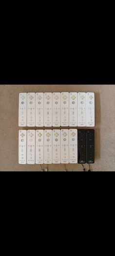 18 Wii Remotes (For parts/Not working)