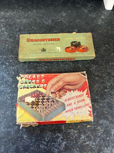 Chad valley draught set / vintage chess travel set