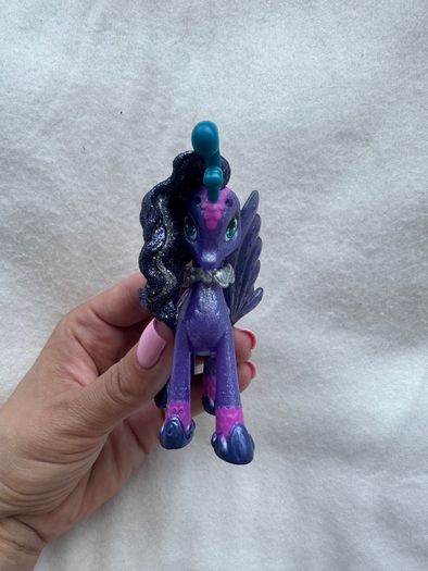 Hatchimals Pixies Riders Seastallion Glider Used Please look at the pictures