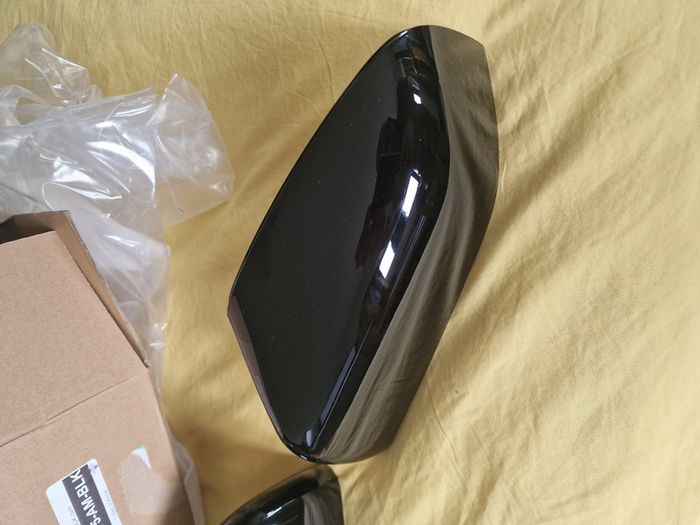 Black Wing Mirror Covers for land rover discovery 4 part number RRM175-AM-Blk
