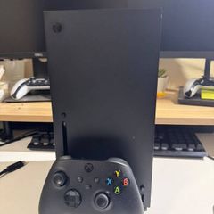 xbox series x 1tb with controller