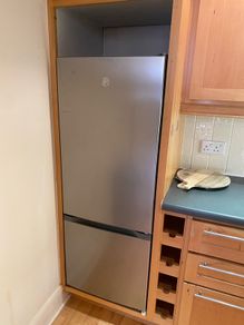 PowerPoint fridge-freezer almost new