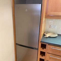 PowerPoint fridge-freezer almost new