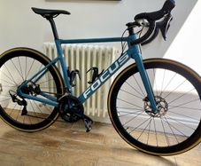 Carbon Focus Izalco Max