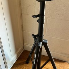 Laptop Projector Stand Tripod NEEWER