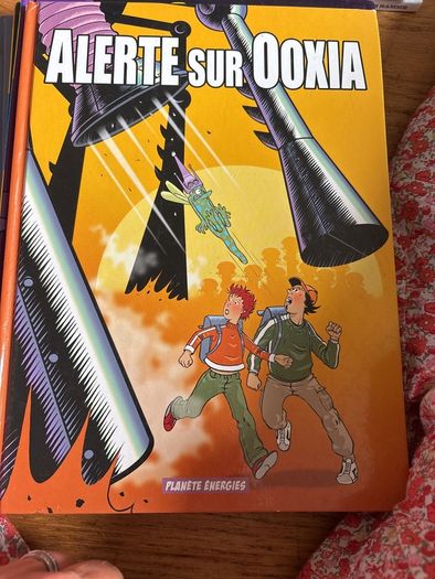 12 comics, mainly French.