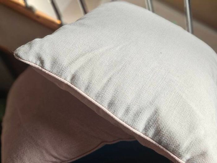 5 Cushions