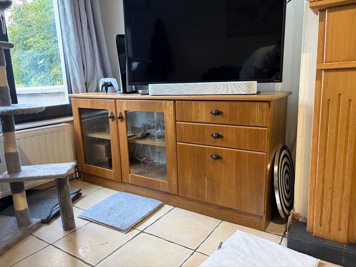 TV stand good condition