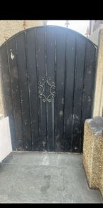 side gate