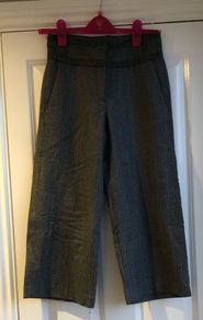 French Connection 3/4 length trousers - sz 6