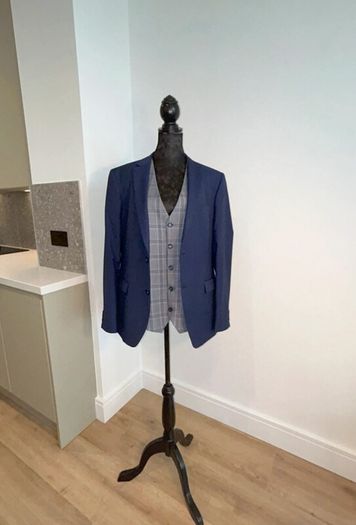 Benetti Three Piece Tailored Fit Suit Petrol Blue
