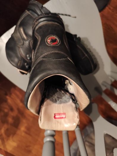 meindl Bhutan hunting hiking boots, there is another pair of meindl in the photos and a pair of Haix size 10, and lastly a pair of Mammut boots size 10, all great boots and in super condition.