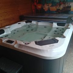 7 Seater Hot Tub