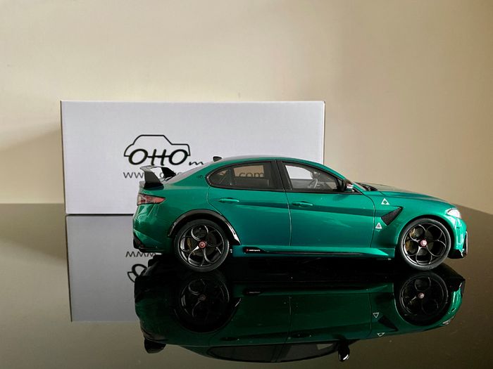 Alfa Romeo Giulia GTAm Green - Otto Ottomobile 1/18