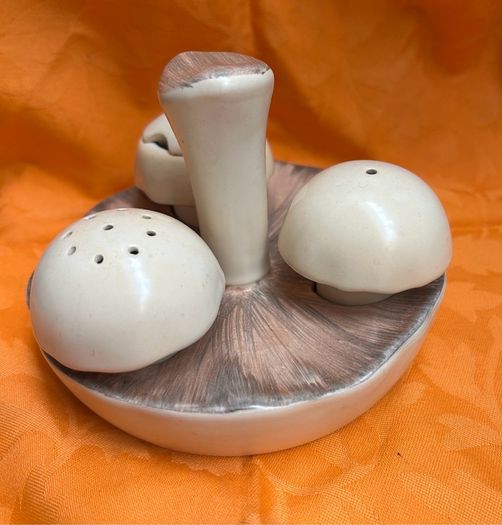 MId Century Modern Carlton Ware Mushroom Cruet Set