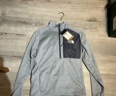North Face top