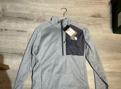 North Face top