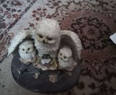 statue 3 white owls