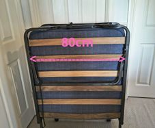 Single foldable guest bed with mattress